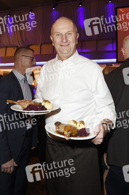 25. Weihnachtsfeier für Obdachlose und Bedürftige in Berlin