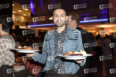 25. Weihnachtsfeier für Obdachlose und Bedürftige in Berlin