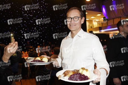 25. Weihnachtsfeier für Obdachlose und Bedürftige in Berlin