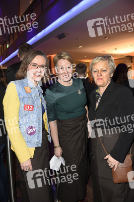 25. Weihnachtsfeier für Obdachlose und Bedürftige in Berlin