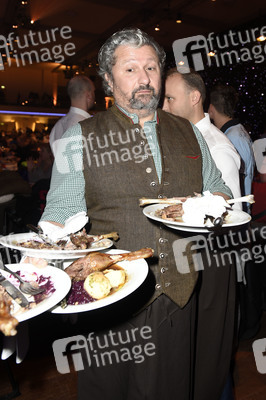 25. Weihnachtsfeier für Obdachlose und Bedürftige in Berlin