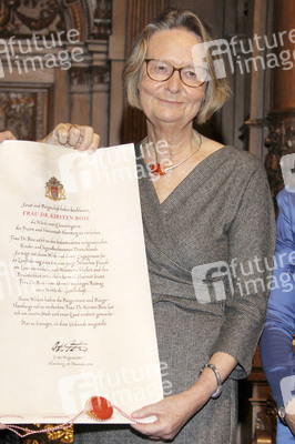 Verleihung der Ehrenbürgerschaft an Kirsten Boie in Hamburg