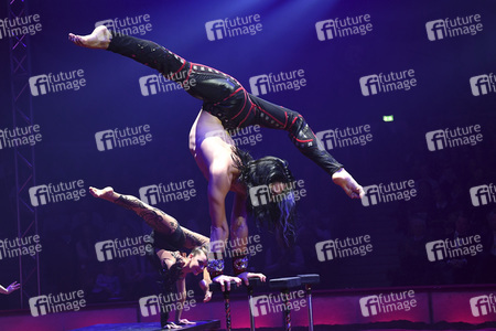 Premiere 1. Winterprogramm 2019 Circus Krone in München