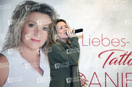 CD-Präsentation von Daniela Alfinito in Görltz