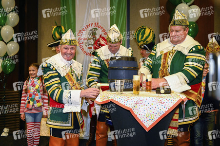 Einzug des Kölner Dreigestirns in die Hofburg in Köln