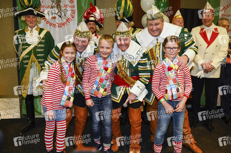 Einzug des Kölner Dreigestirns in die Hofburg in Köln