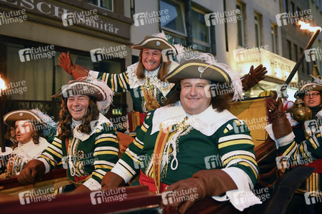 Einzug des Kölner Dreigestirns in die Hofburg in Köln