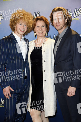 Musicalpremiere 'That's Life - Das Sinatra-Musical' in Berlin