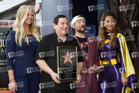 Burt Ward erhält einen Stern auf dem Hollywood Walk of Fame in Los Angeles