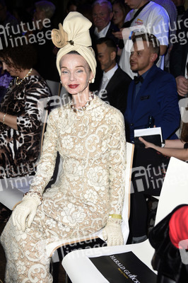 Dr. Sindsen Pompöös Fashion Party 'Shine Bright Like Pompöös' in Berlin