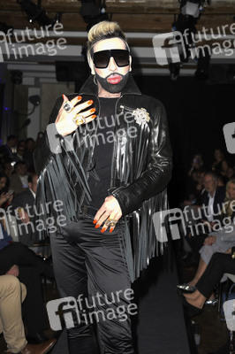 Dr. Sindsen Pompöös Fashion Party 'Shine Bright Like Pompöös' in Berlin