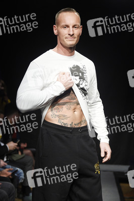 Dr. Sindsen Pompöös Fashion Party 'Shine Bright Like Pompöös' in Berlin