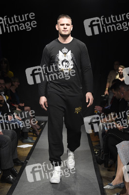 Dr. Sindsen Pompöös Fashion Party 'Shine Bright Like Pompöös' in Berlin