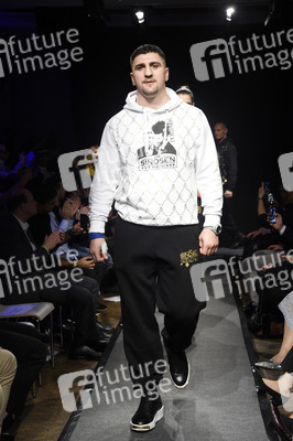 Dr. Sindsen Pompöös Fashion Party 'Shine Bright Like Pompöös' in Berlin