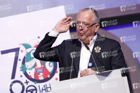 Übergabe der Ford Karnevalsfahrzeuge an das Kölner Karneval Dreigestirn in Köln