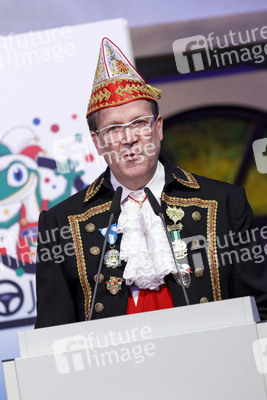 Übergabe der Ford Karnevalsfahrzeuge an das Kölner Karneval Dreigestirn in Köln