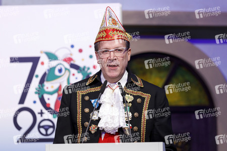 Übergabe der Ford Karnevalsfahrzeuge an das Kölner Karneval Dreigestirn in Köln