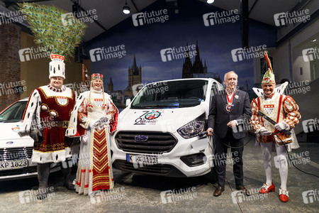 Übergabe der Ford Karnevalsfahrzeuge an das Kölner Karneval Dreigestirn in Köln
