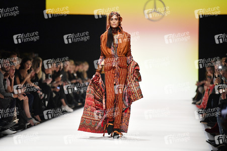Auftaktshow 'Mercedes-Benz presents fashion talents from South Africa' auf der Berlin Fashion Week Autumn/Winter 2020