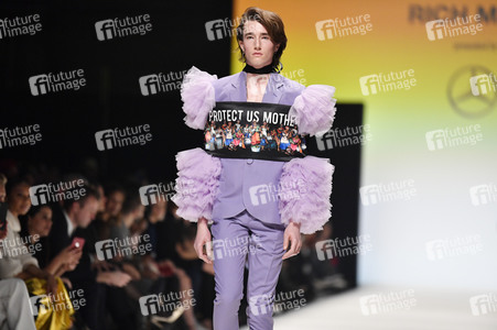 Auftaktshow 'Mercedes-Benz presents fashion talents from South Africa' auf der Berlin Fashion Week Autumn/Winter 2020