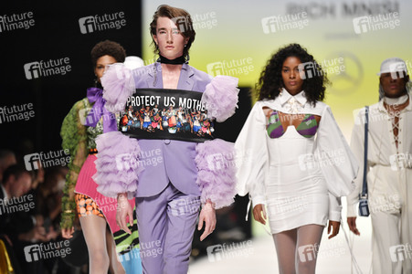 Auftaktshow 'Mercedes-Benz presents fashion talents from South Africa' auf der Berlin Fashion Week Autumn/Winter 2020