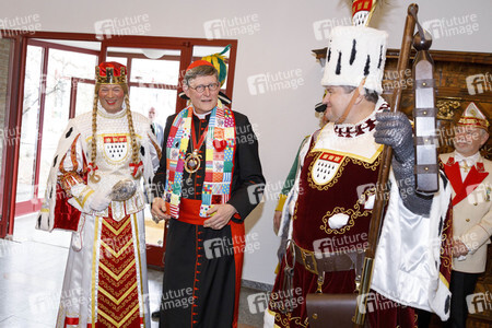 Kardinal Woelki begrüsst das Kölner Karneval Dreigestirn in Köln