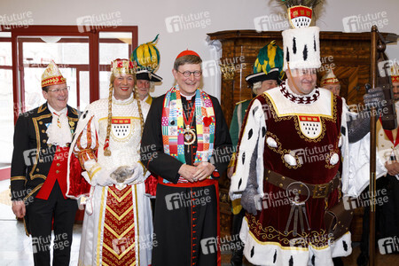 Kardinal Woelki begrüsst das Kölner Karneval Dreigestirn in Köln