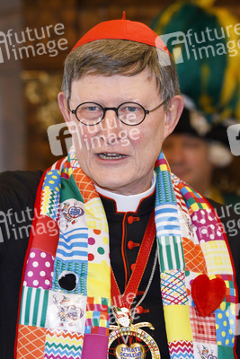 Kardinal Woelki begrüsst das Kölner Karneval Dreigestirn in Köln