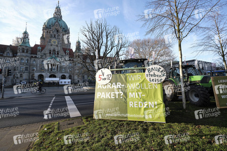 Trecker-Demo 'Land schafft Verbindung' in Hannover