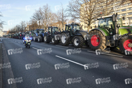 Trecker-Demo 'Land schafft Verbindung' in Hannover