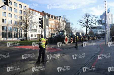 Trecker-Demo 'Land schafft Verbindung' in Hannover
