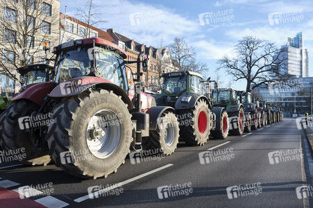Trecker-Demo 'Land schafft Verbindung' in Hannover