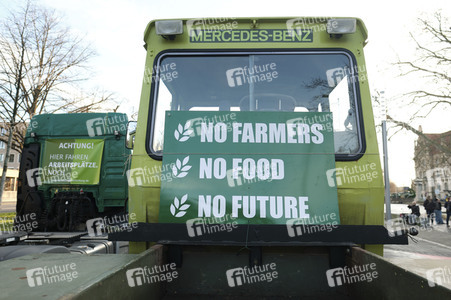 Trecker-Demo 'Land schafft Verbindung' in Hannover
