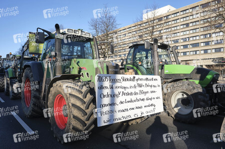 Trecker-Demo 'Land schafft Verbindung' in Hannover