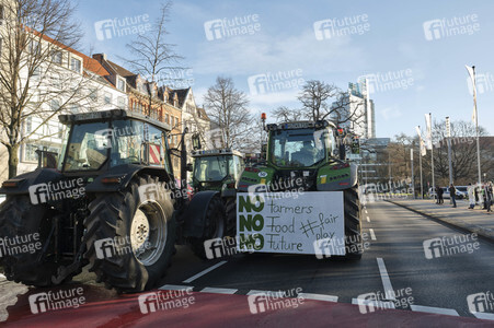 Trecker-Demo 'Land schafft Verbindung' in Hannover