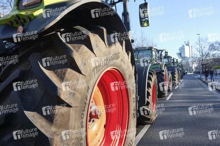 Trecker-Demo 'Land schafft Verbindung' in Hannover