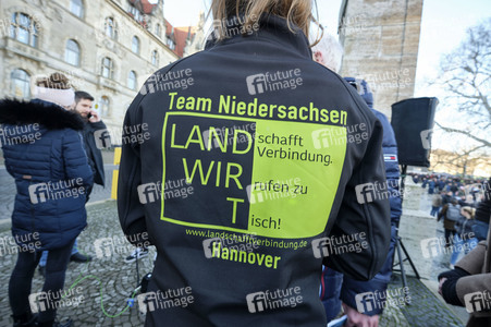 Trecker-Demo 'Land schafft Verbindung' in Hannover