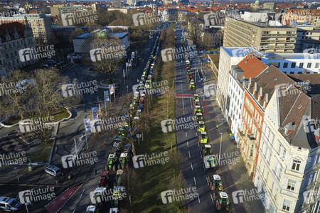 Trecker-Demo 'Land schafft Verbindung' in Hannover