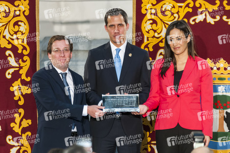 Verleihung des Goldenen Schlüssels von Madrid an Juan Guaidó