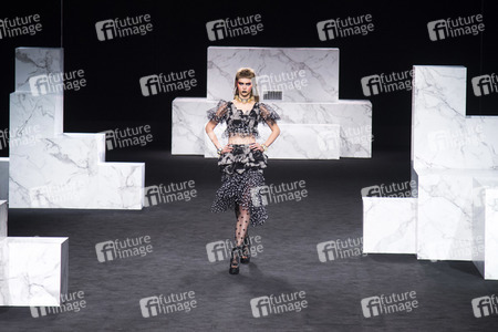 Ana Locking Fashion Show auf der Mercedes-Benz Fashion Week Madrid Autumn/Winter 2020