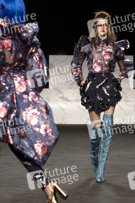Ana Locking Fashion Show auf der Mercedes-Benz Fashion Week Madrid Autumn/Winter 2020