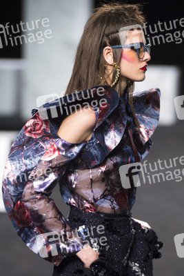 Ana Locking Fashion Show auf der Mercedes-Benz Fashion Week Madrid Autumn/Winter 2020