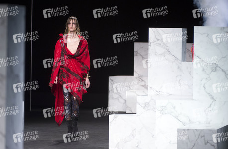 Ana Locking Fashion Show auf der Mercedes-Benz Fashion Week Madrid Autumn/Winter 2020