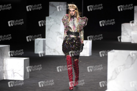 Ana Locking Fashion Show auf der Mercedes-Benz Fashion Week Madrid Autumn/Winter 2020