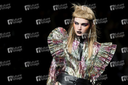 Ana Locking Fashion Show auf der Mercedes-Benz Fashion Week Madrid Autumn/Winter 2020