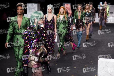 Ana Locking Fashion Show auf der Mercedes-Benz Fashion Week Madrid Autumn/Winter 2020