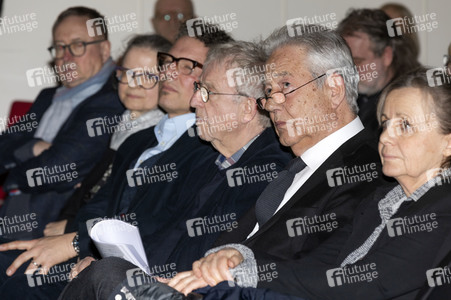 Vernissage zur Ausstellung 'Vom Flug der Freiheit' von Armin Mueller-Stahl in Kamenz