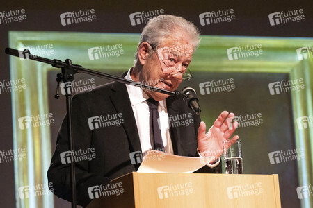 Vernissage zur Ausstellung 'Vom Flug der Freiheit' von Armin Mueller-Stahl in Kamenz