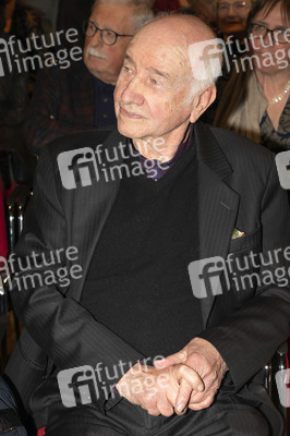 Vernissage zur Ausstellung 'Vom Flug der Freiheit' von Armin Mueller-Stahl in Kamenz