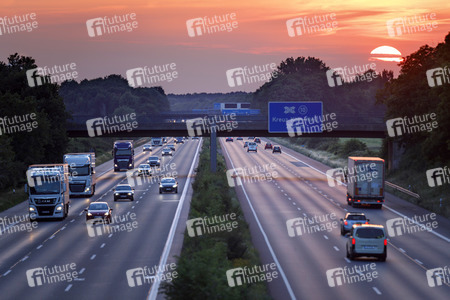Symbolfoto Autobahn
